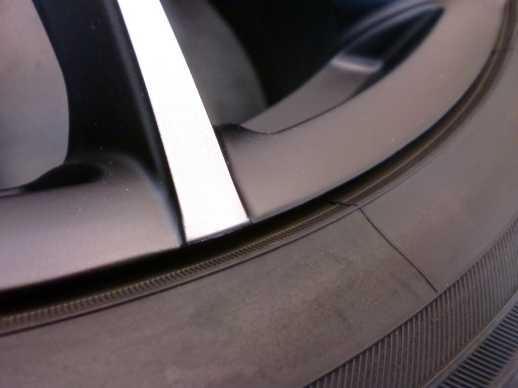 立川氏 マットツートンカラーホイール傷修理