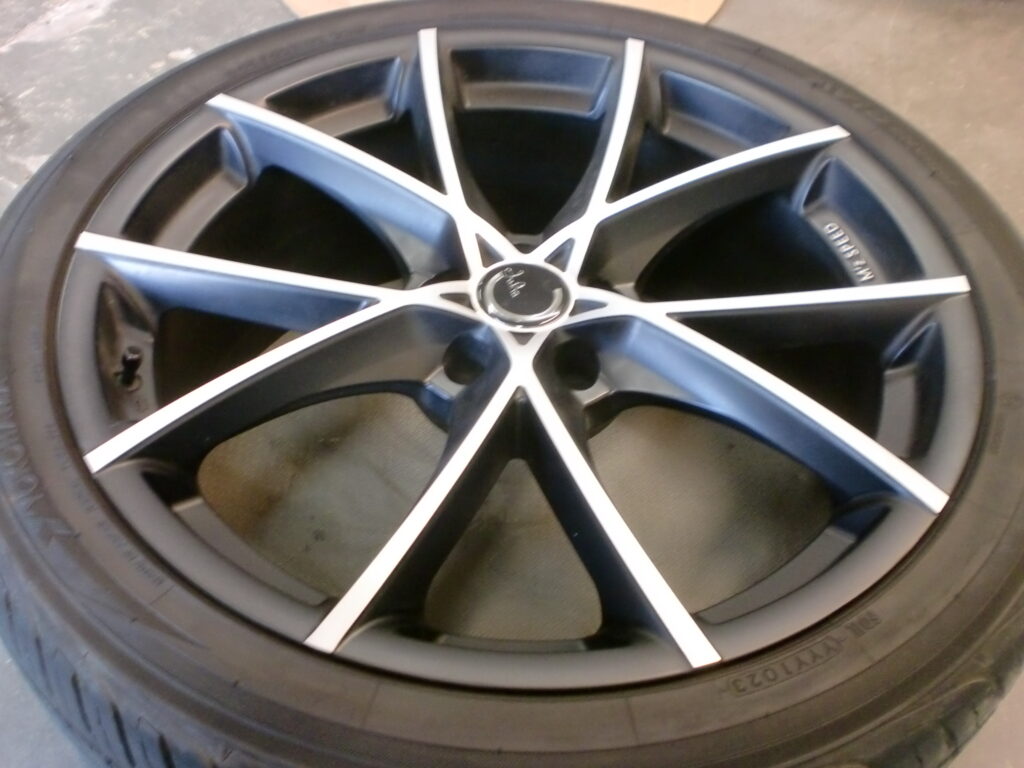 立川氏 マットツートンカラーホイール傷修理