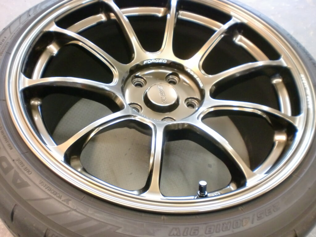 府中市　ブロンズ塗装ホイール傷修理