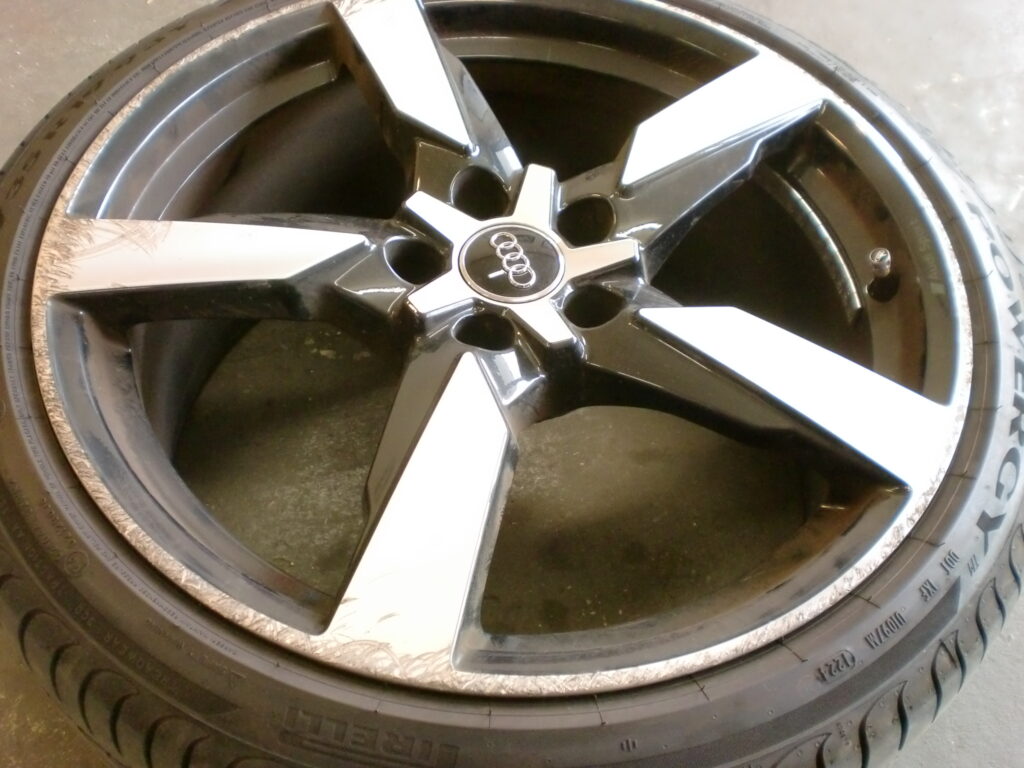 あきる野市　ポリッシュホイール傷修理