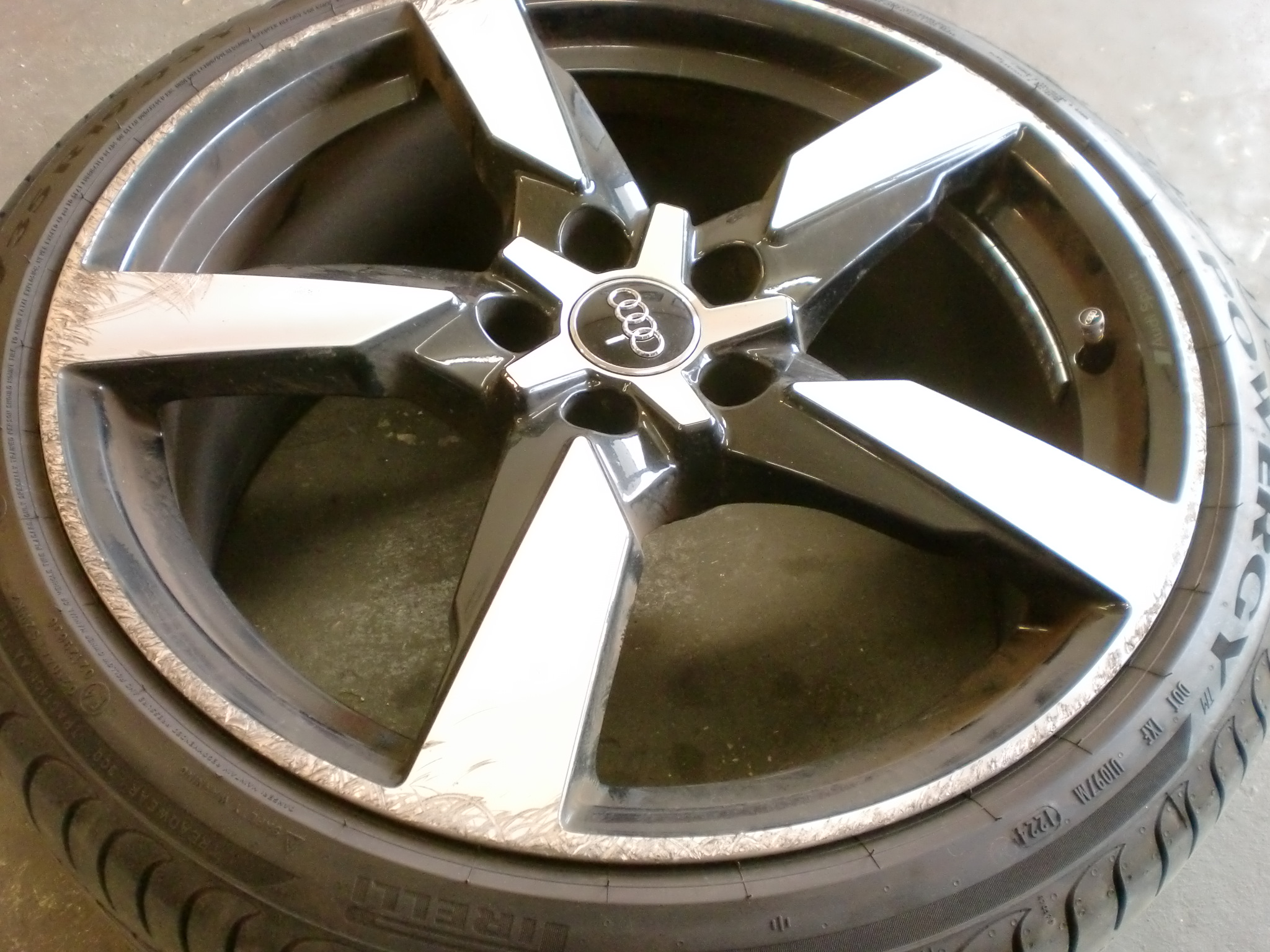 あきる野市　ポリッシュホイール傷修理