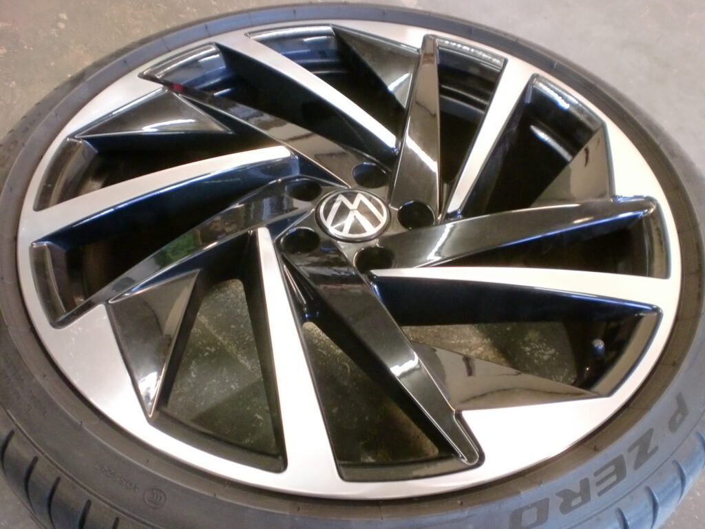 所沢市　ポリッシュホイール傷修理