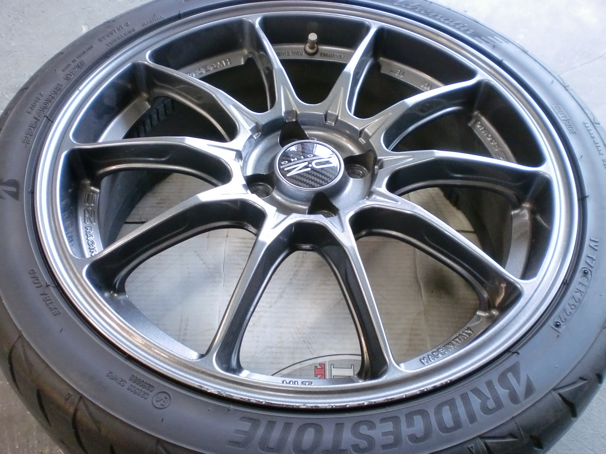 八王子市　ガンメタ塗装ホイール傷修理